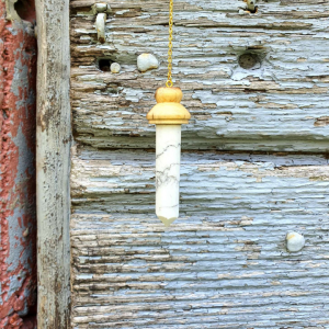 pendule de soin en bois de houx et howlite
