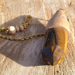 pendule bois de chêne et œil de tigre