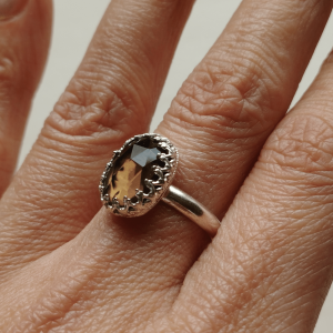 Bague artisanale en quartz fumé et argent sterling 925