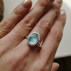 Bague artisanale en cyanite et argent sterling 925