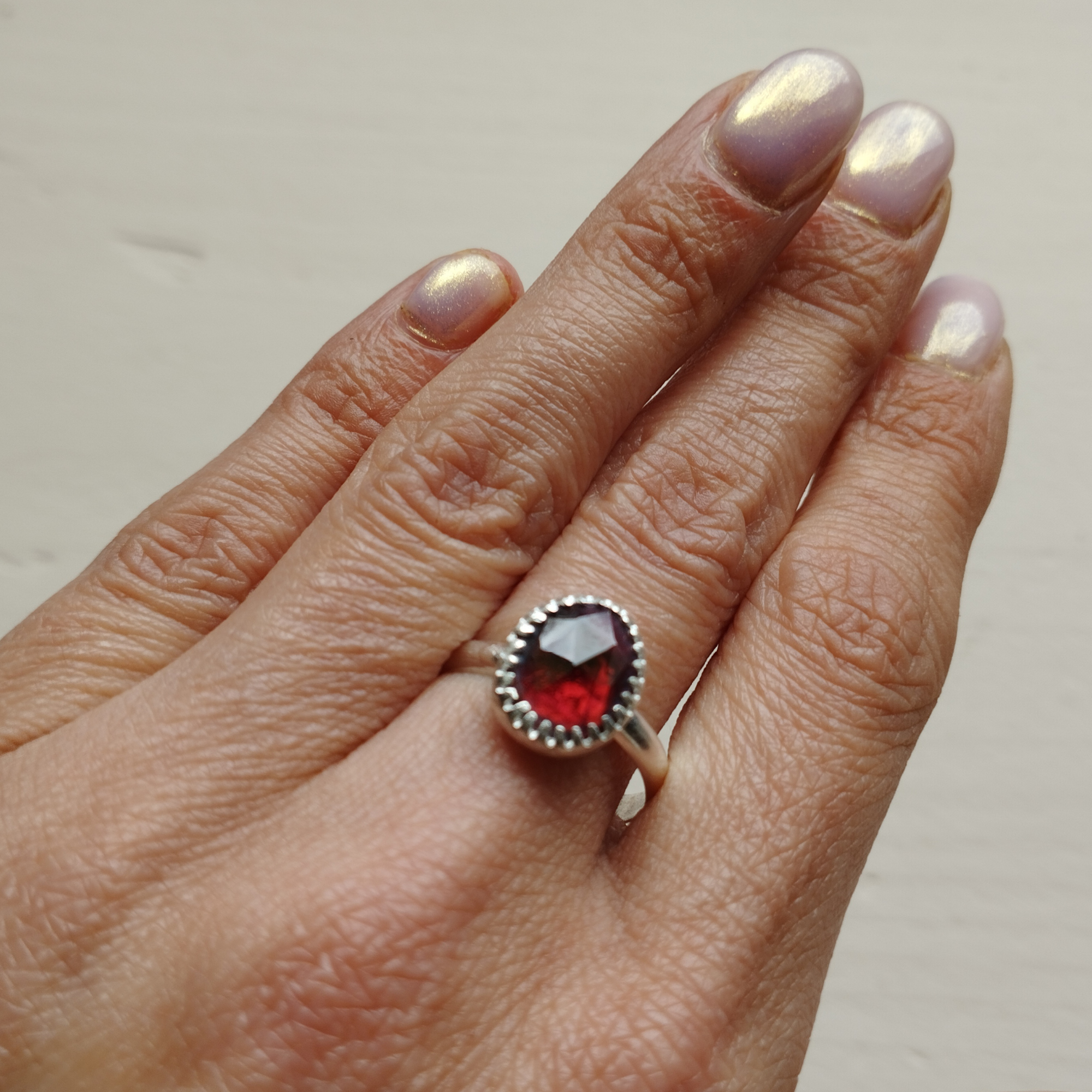 Bague en argent et grenat