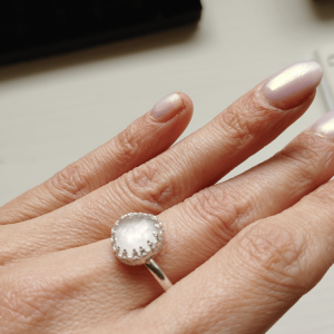 Bague artisanale en quartz rose et argent sterling 925
