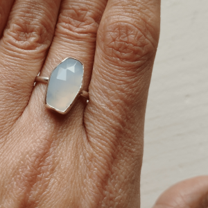 Bague artisanale en calcédoine et argent sterling 925