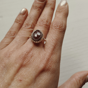 Bague artisanale en rubis et argent sterling 925