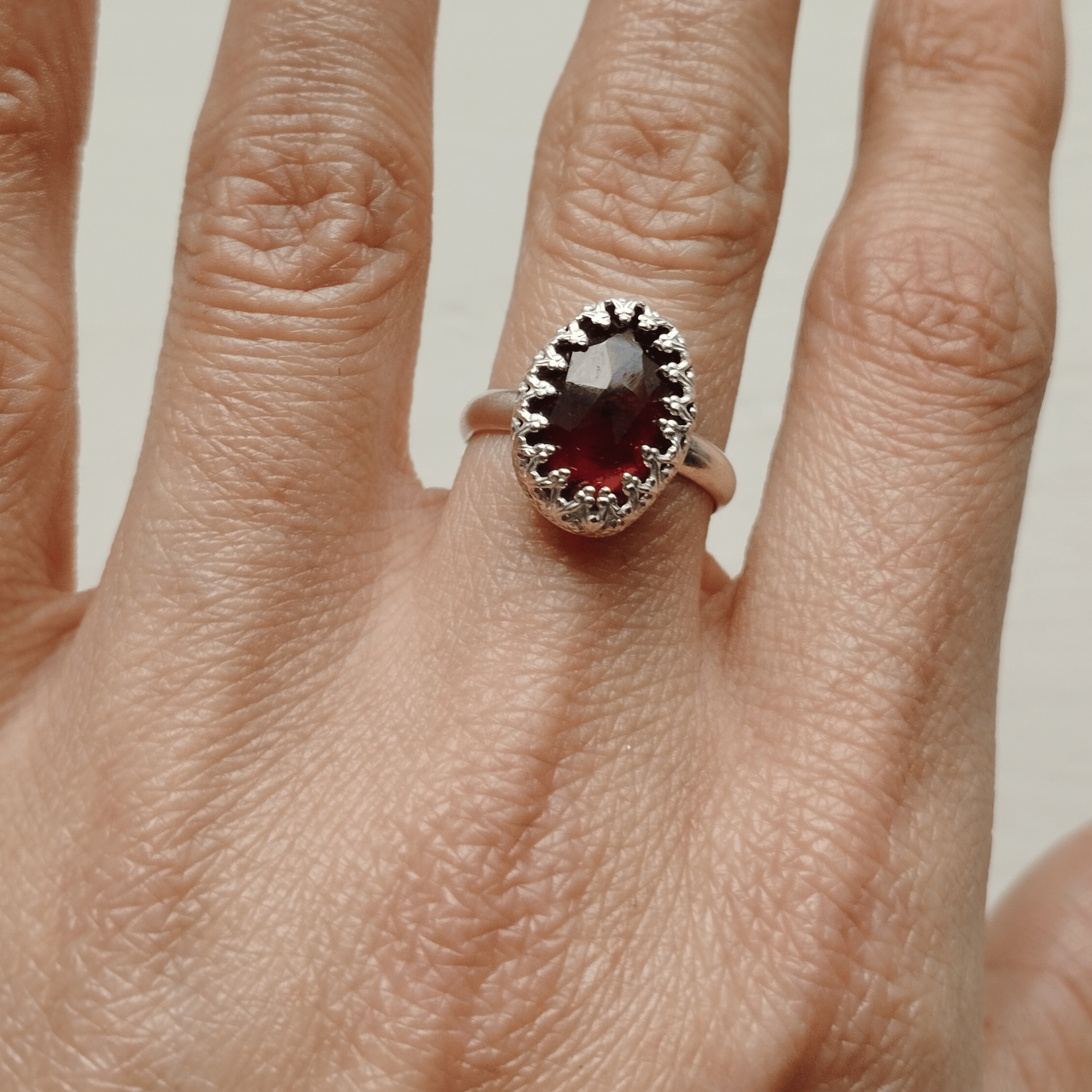 Bague artisanale en grenat et argent sterling 925 – Image 5