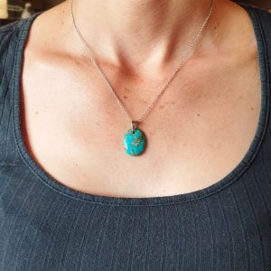 Pendentif turquoise pyrisée