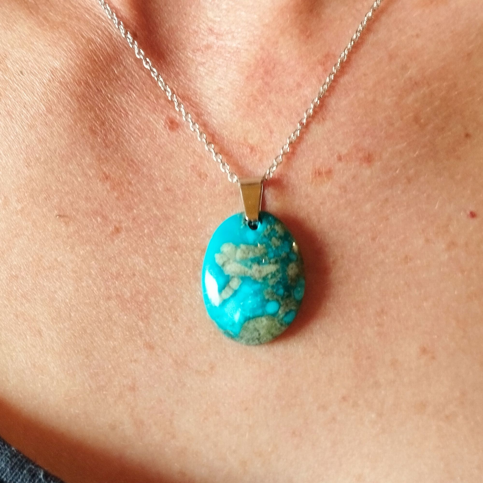 Pendentif turquoise pyrisée