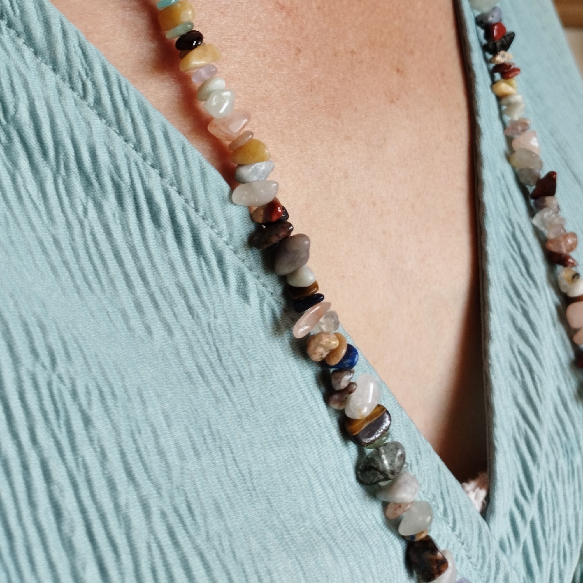 Collier pierres mélangées