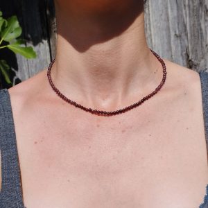 Collier Grenat