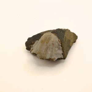 Aragonite sur basalte