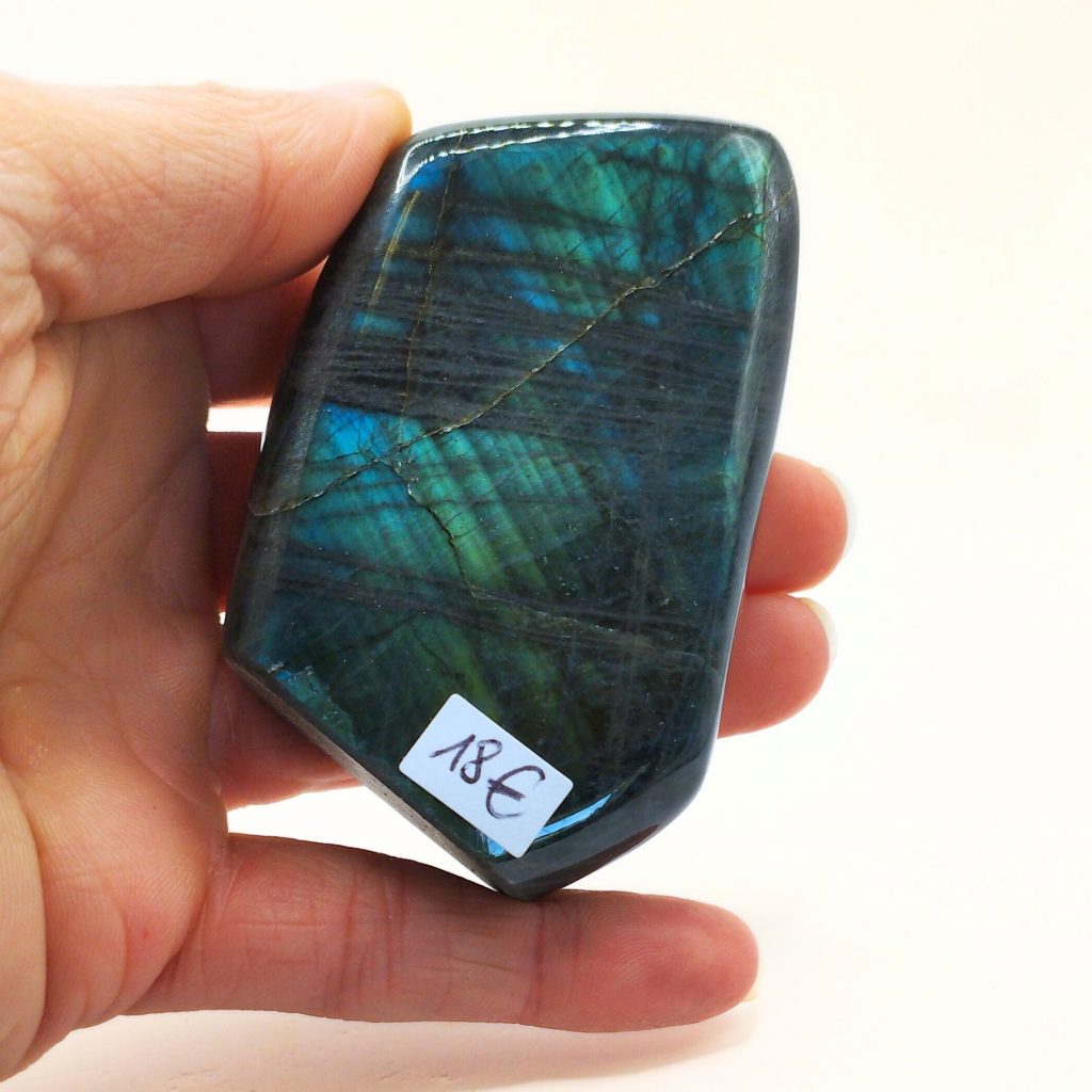 labradorite bleue de madagascar