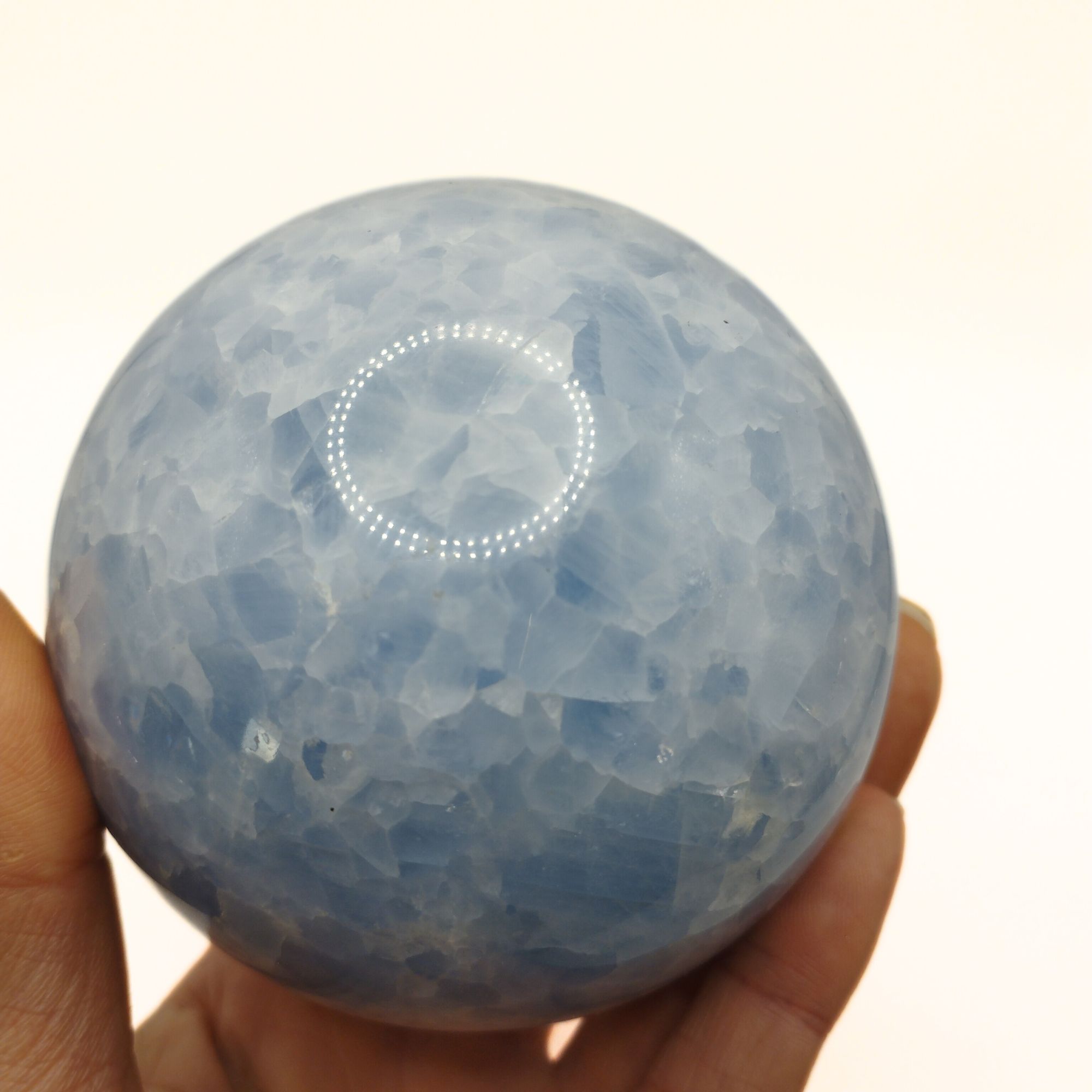 sphère de calcite bleue