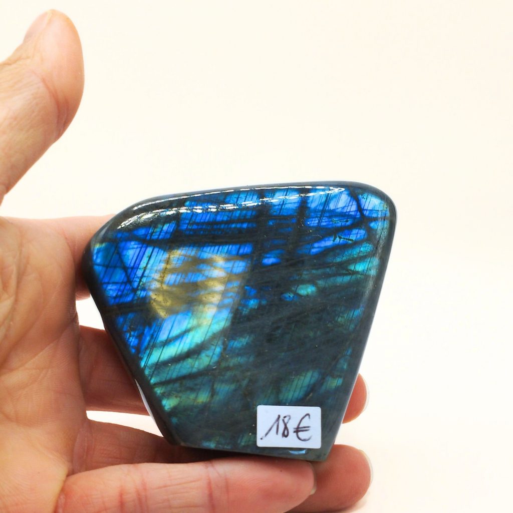 labradorite bleue de madagascar