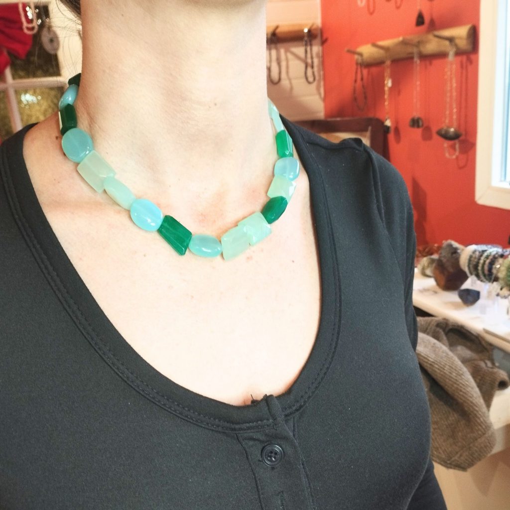 Collier en calcédoine aqua et onyx vert