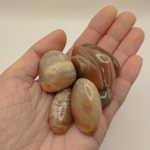 pierre roulée pierre de lune