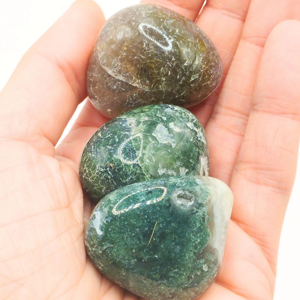 pierres roulées agate mousse