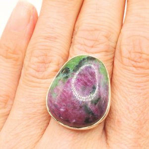 bague artisanale argent et rubis zoïsite