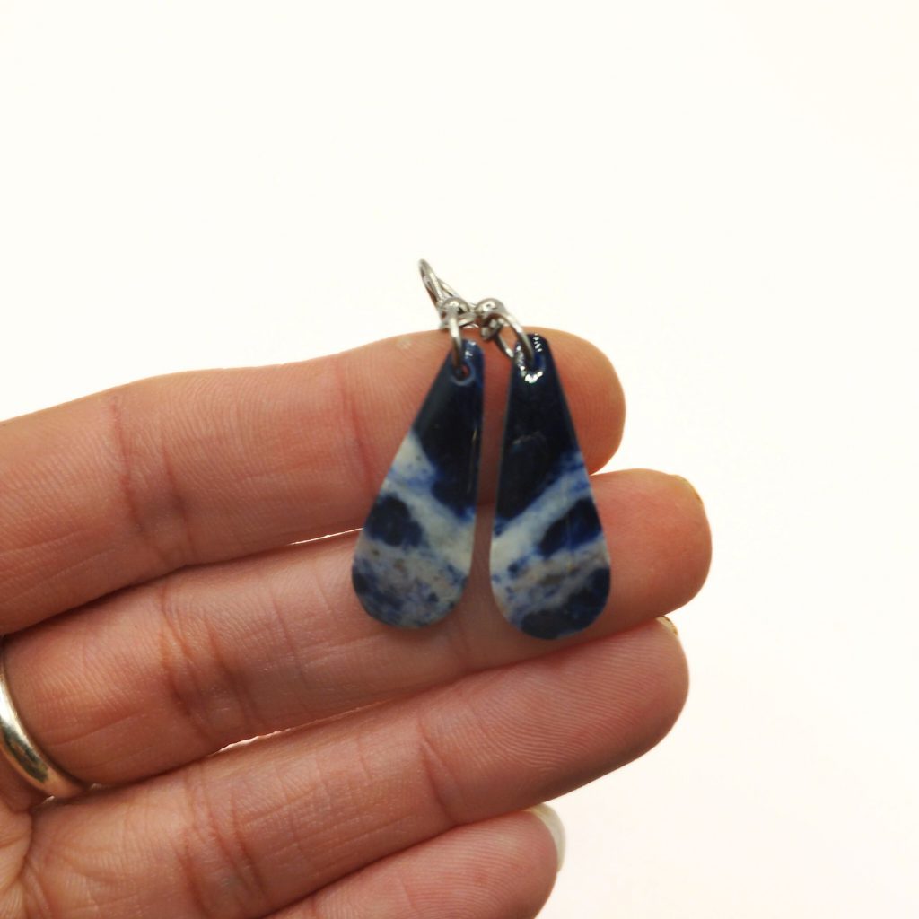 boucles d'oreilles en sodalite