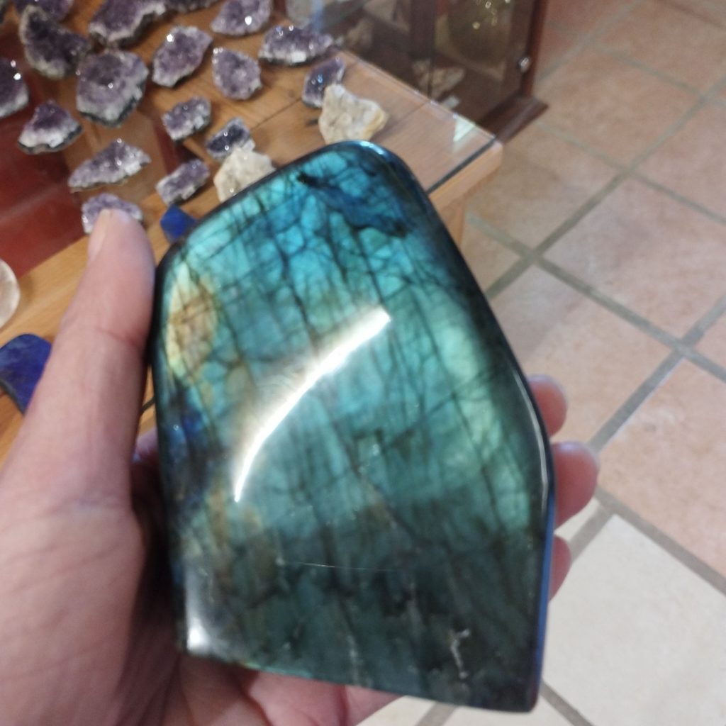 forme libre labradorite bleue