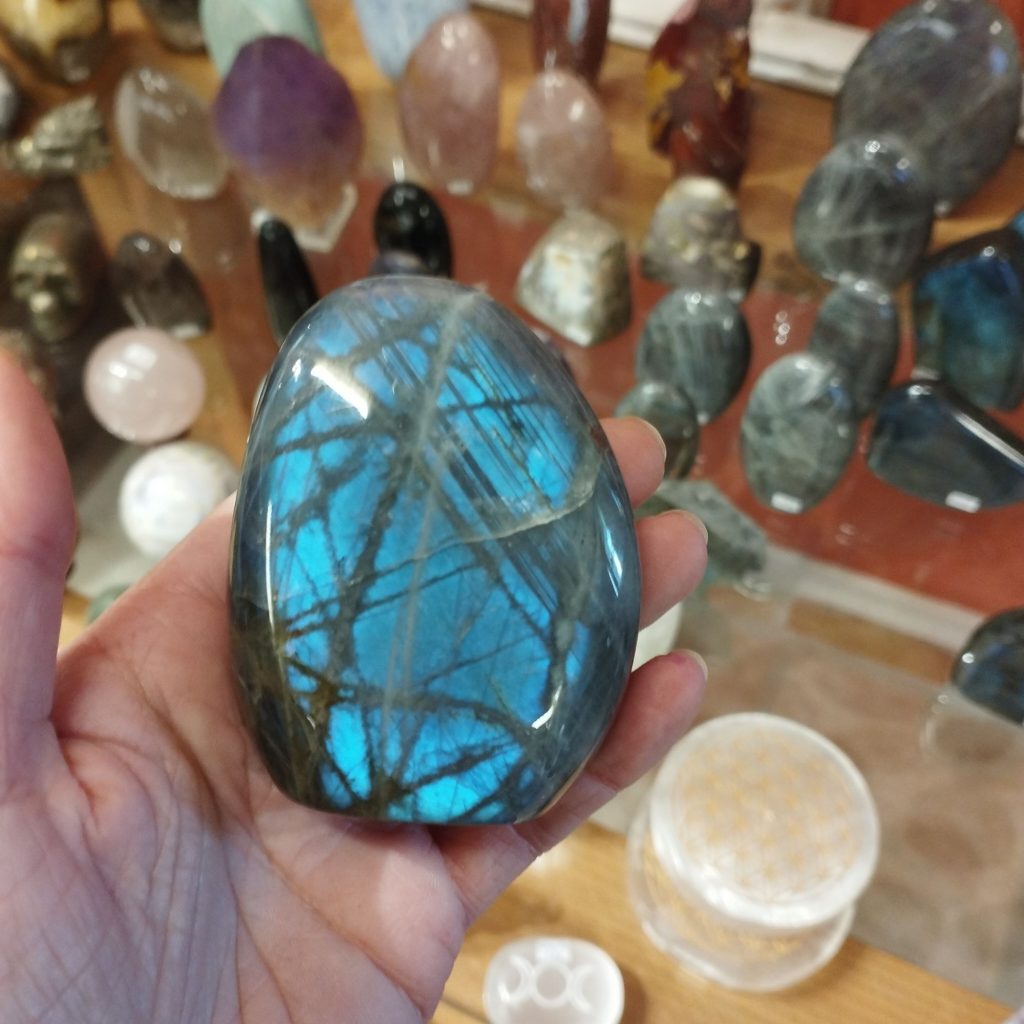 forme libre labradorite bleue