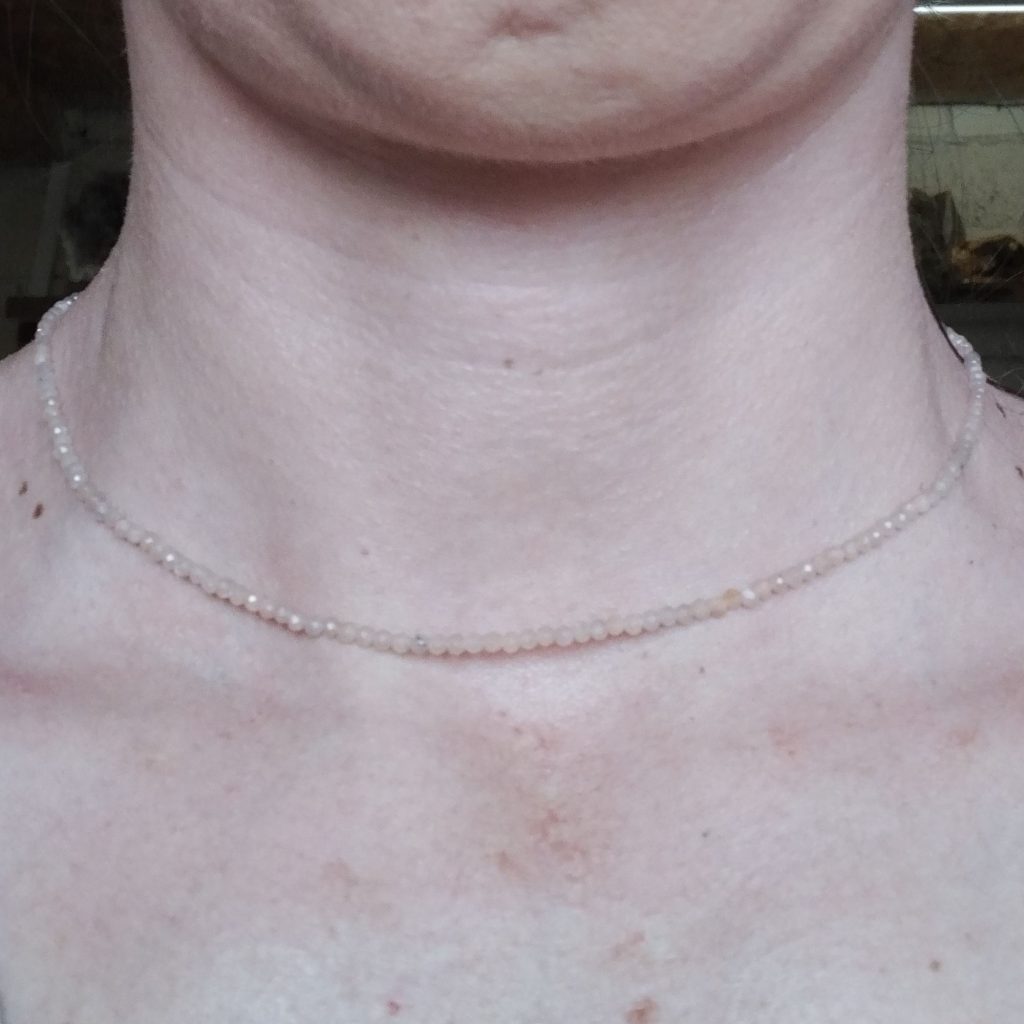 collier pierre de soleil