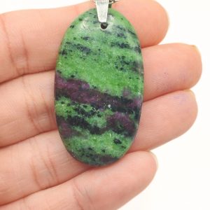 pendentif rubis zoïsite