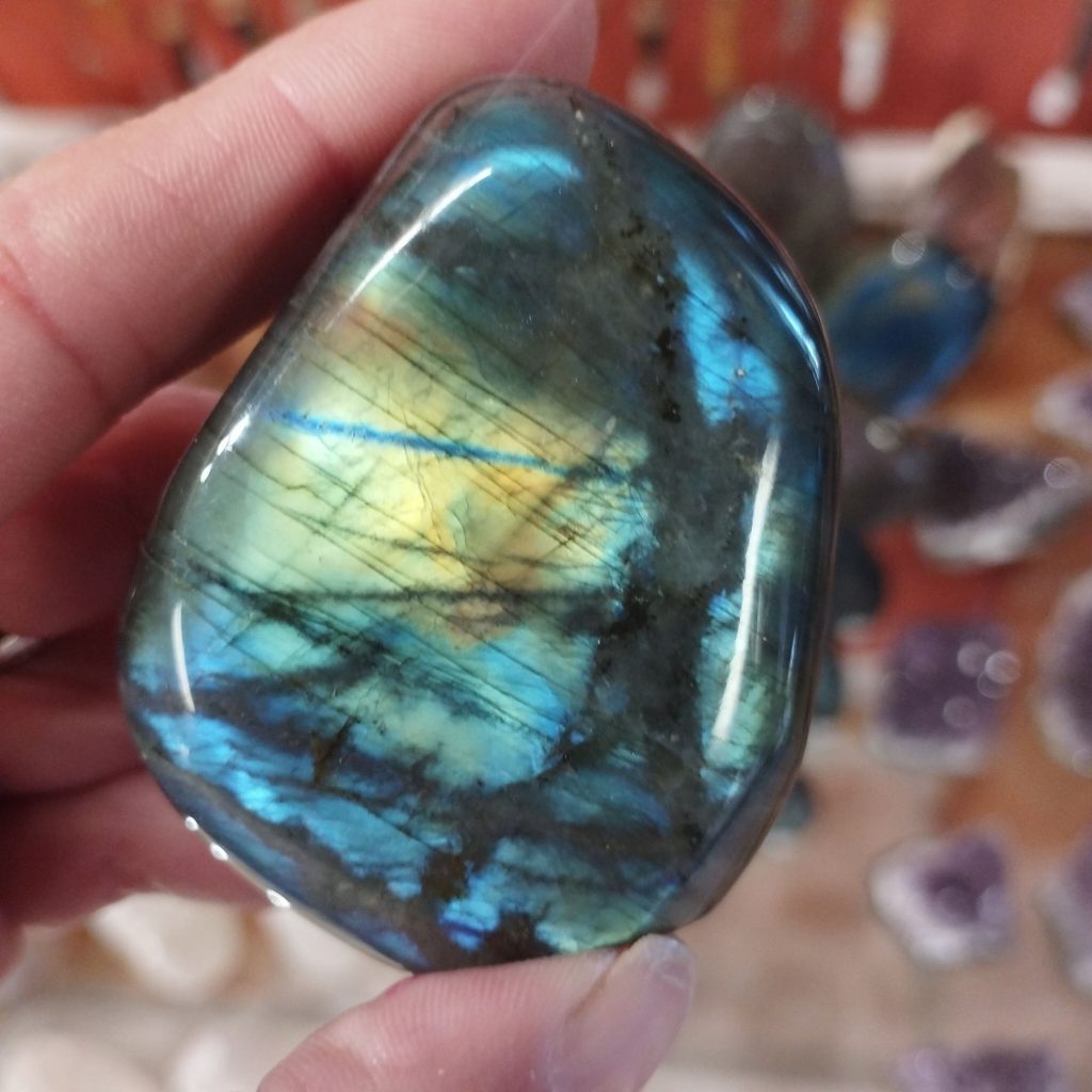 forme libre labradorite bleue