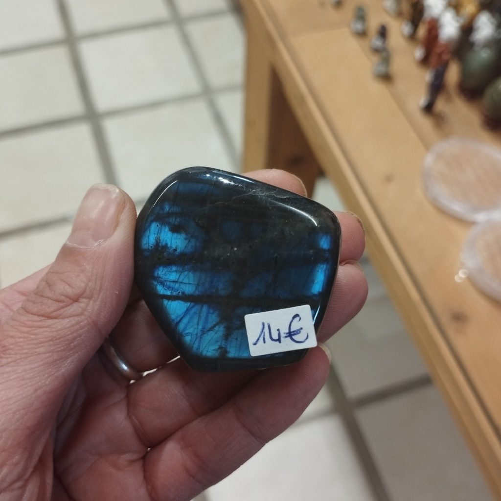 forme libre labradorite bleue