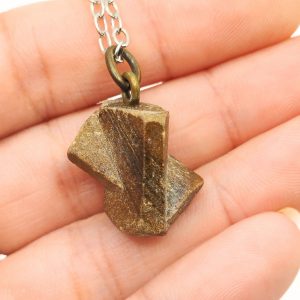 pendentif staurolite